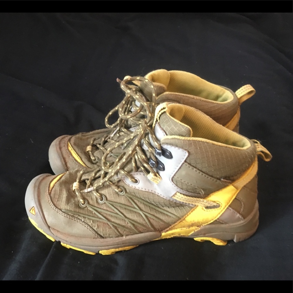 KEEN Gortex Women’s Mid Hiking Boots